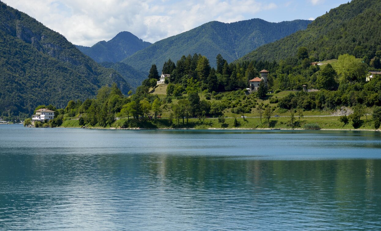 Vista sulla sponda settentrionale del Lago di Ledro | © Roberto Vuilleumier, Garda Trentino 